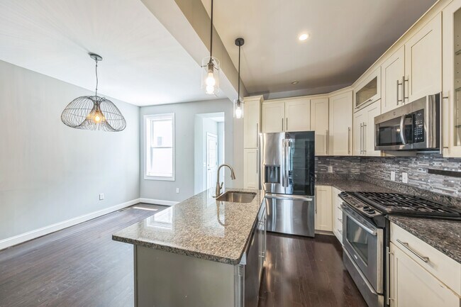 Foto del edificio - 723 K St NE