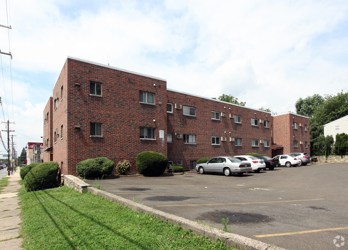 Primary Photo - Linwood Manor