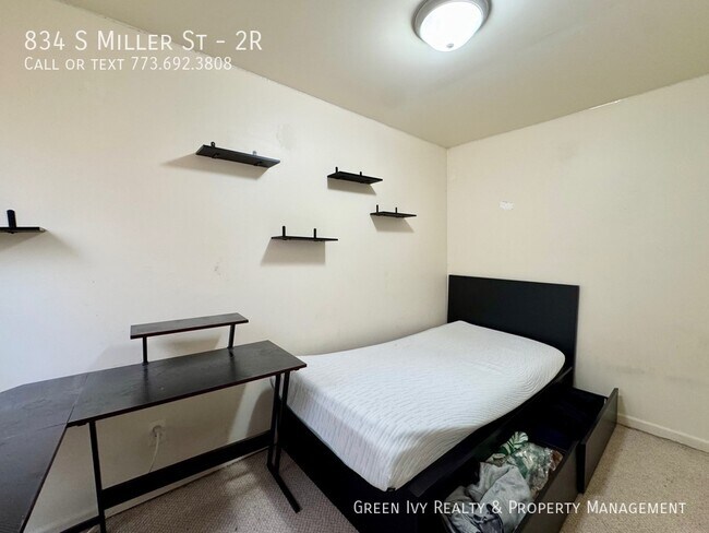 Building Photo - 834 S Miller St