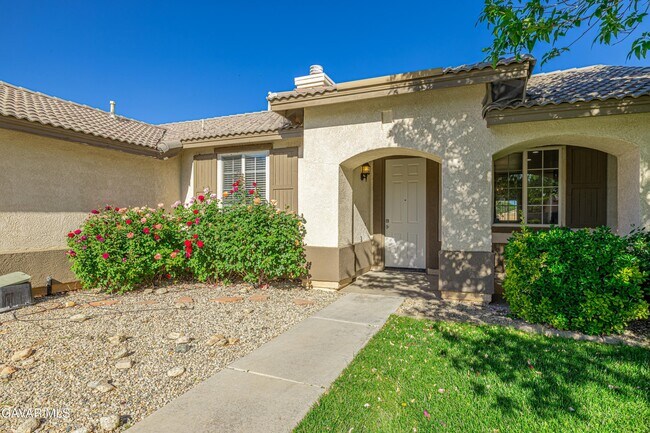 Foto del edificio - 45858 Coventry St