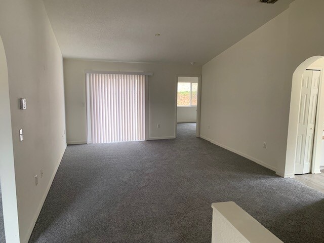 Foto del edificio - 3138 Summer House Dr