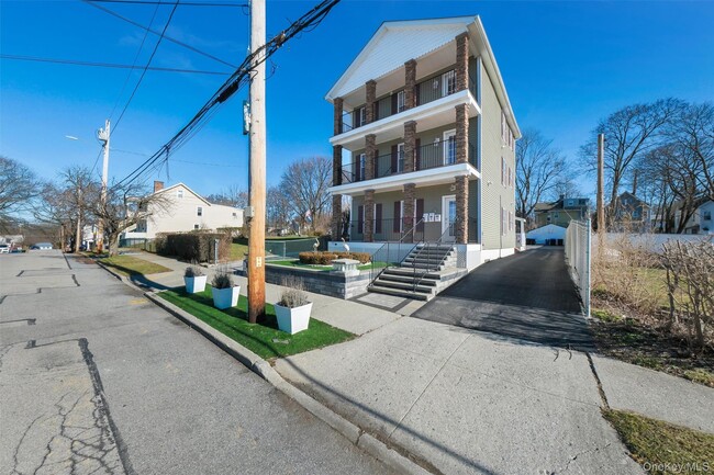 Building Photo - 75 Albany St