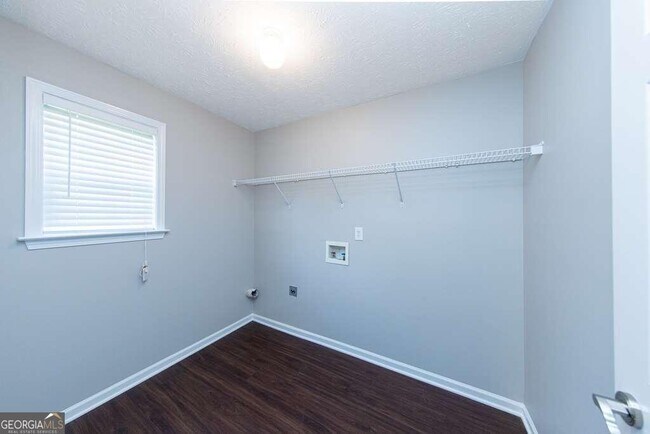 Building Photo - 1240 Skylar Ridge Cir
