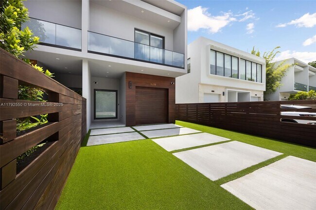 Foto del edificio - 2962 Coconut Ave