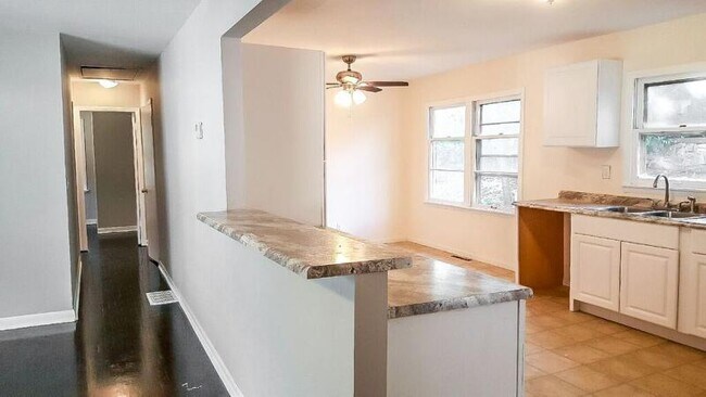 Foto del edificio - 2808 S 24th St