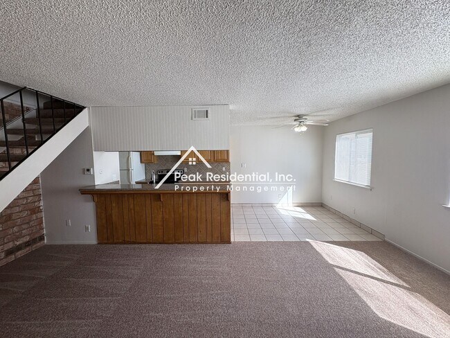 Foto del edificio - Charming 2 bedroom 1 bathroom Apartment!