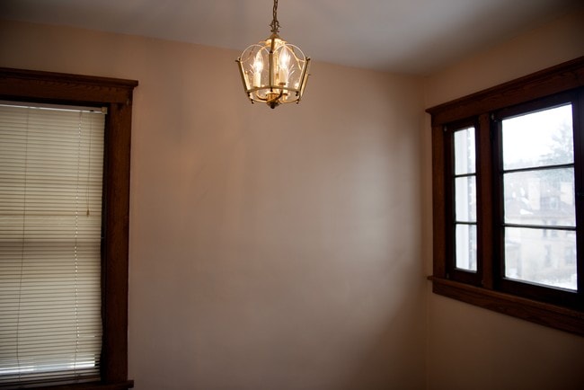 Building Photo - 9 Dinsmore Ave
