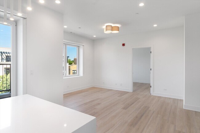 Building Photo - 3821 N Ashland Ave