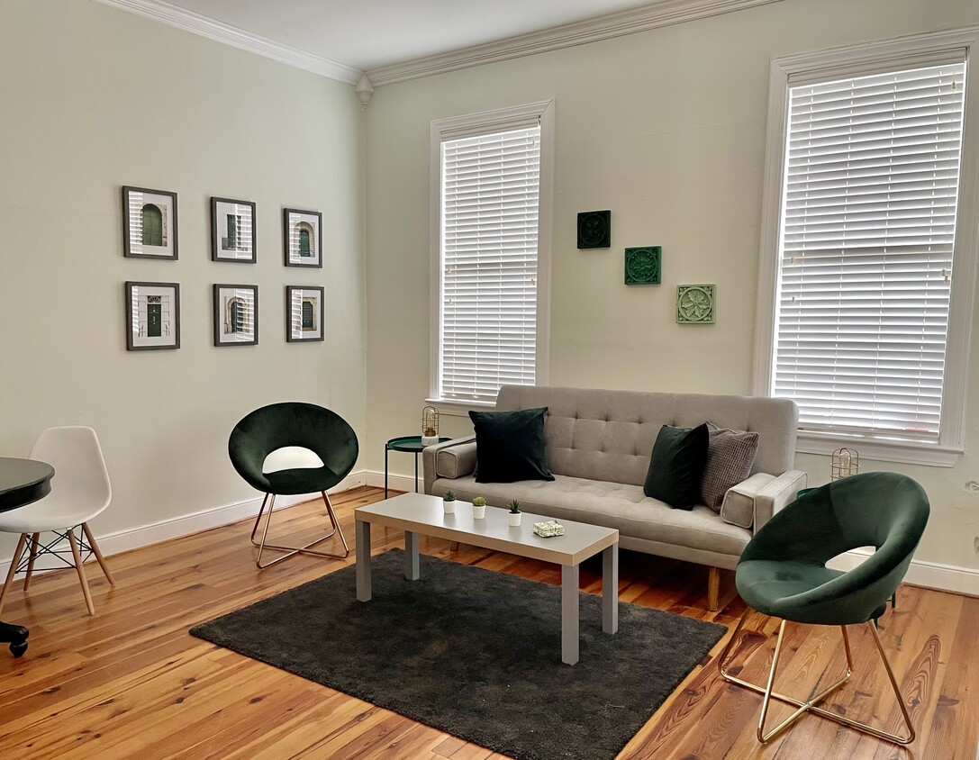 living room - 6 Woolfe St