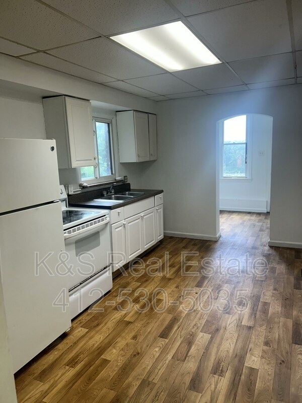 Foto del edificio - 2428 Woodstock Ave