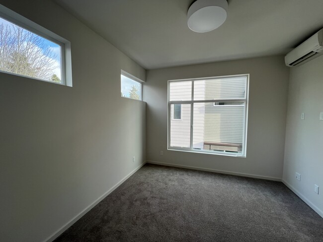 Foto del edificio - 3629 1st Ave NW