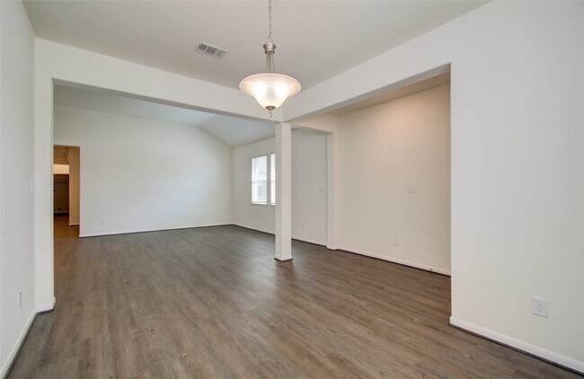 Building Photo - 8414 Beacon Bay Cir