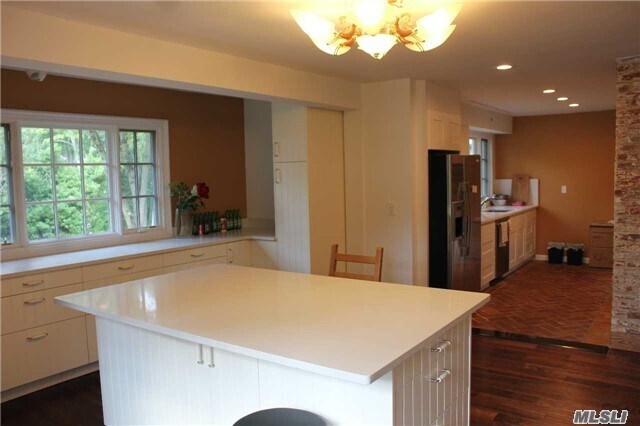 Building Photo - 329 Calf Farm Rd