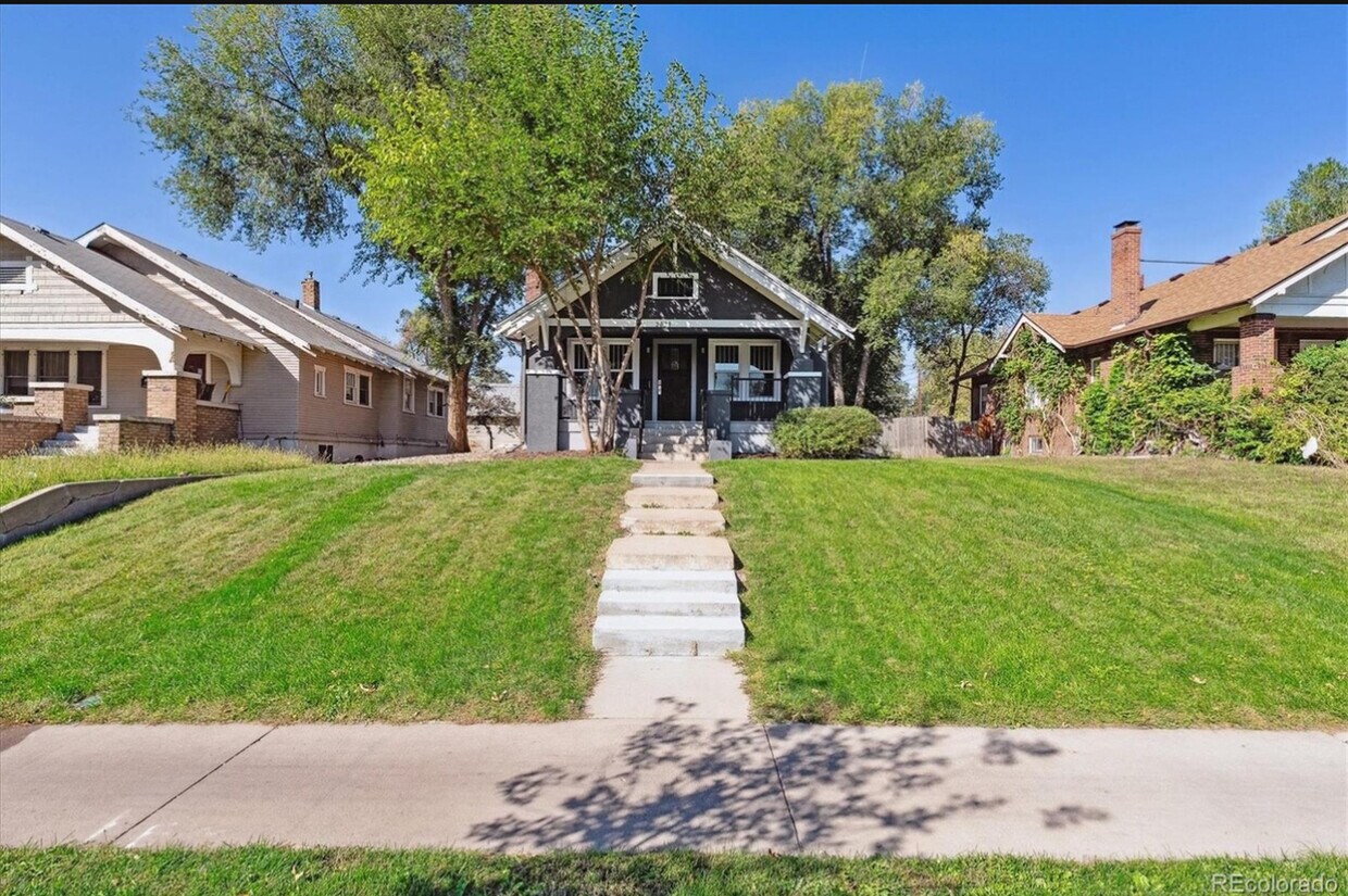 Foto principal - 2029 8th Ave