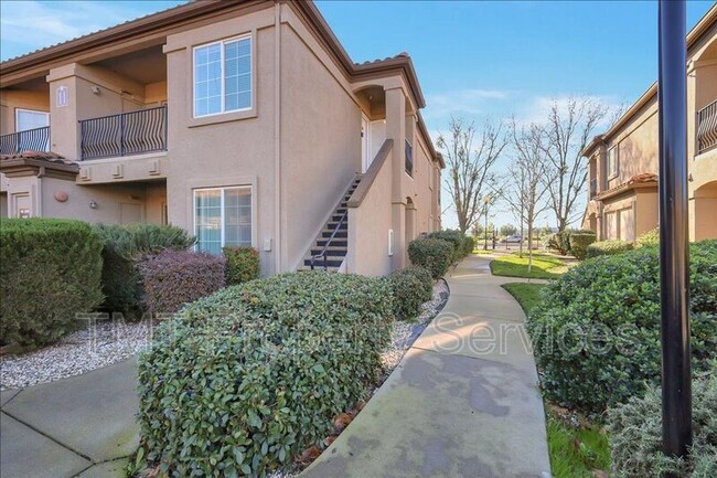 Building Photo - 4200 E Commerce Way