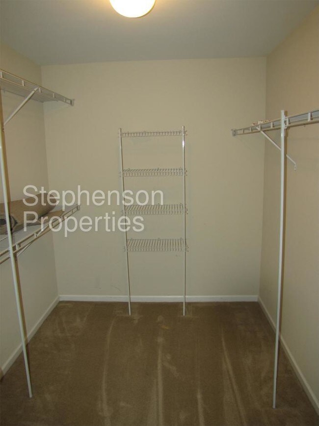 Building Photo - 910 Buckman Ct