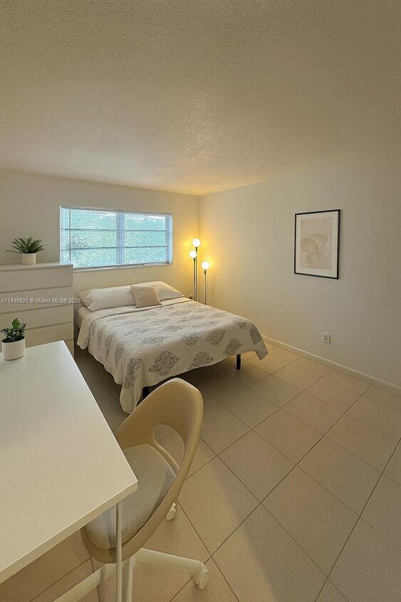 Primary Photo - 12290 NE 11th Ct