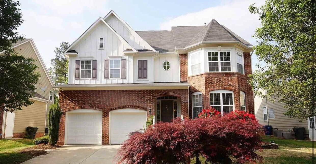 Primary Photo - Spacious 6BR 3 Story House in Raleigh