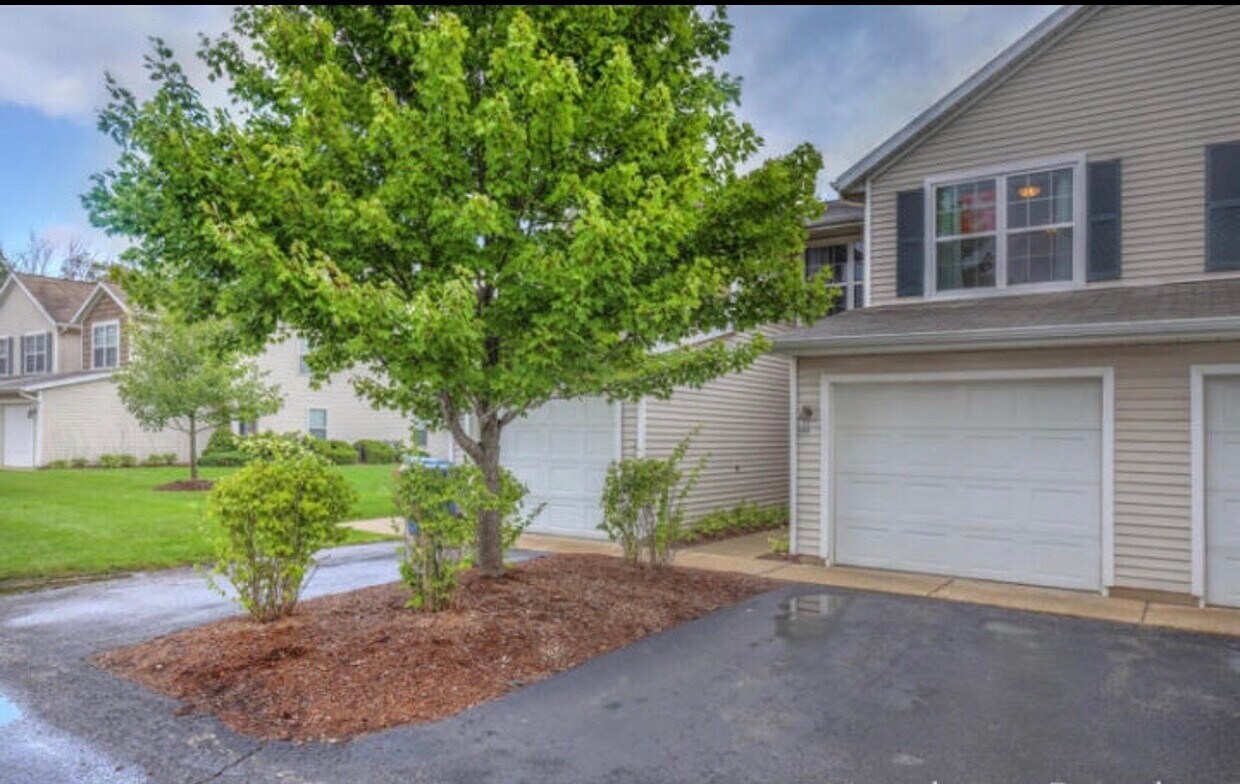 Foto principal - 3305 Park Ridge Ln NE