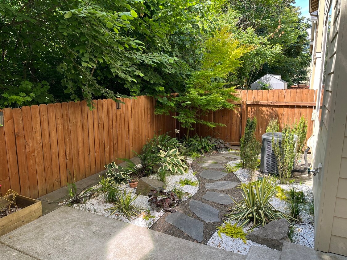 Foto principal - 3013 NE 74th St