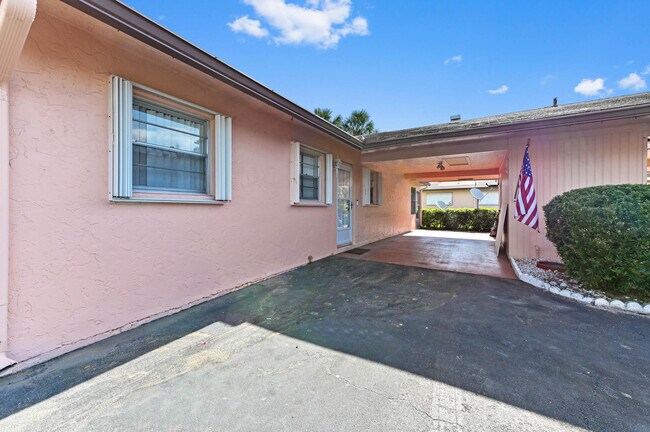 Foto del edificio - 357 Flamingo Ln