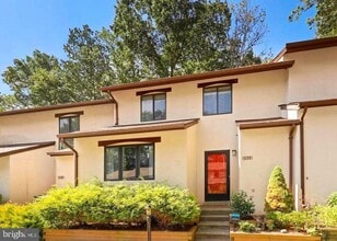 Building Photo - 2312 Glade Bank Way