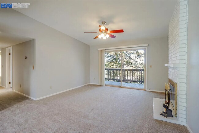 Foto del edificio - 2055 Sierra Rd