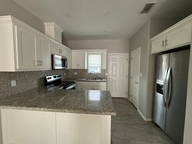 Kitchen - 5202 N Winona Dr