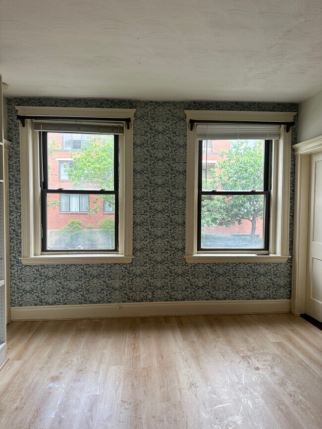 Foto del edificio - 90 Brainerd Rd