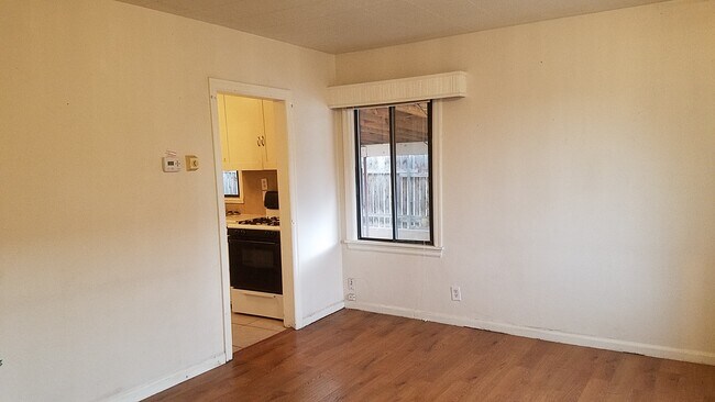 Building Photo - 140 N 800 W