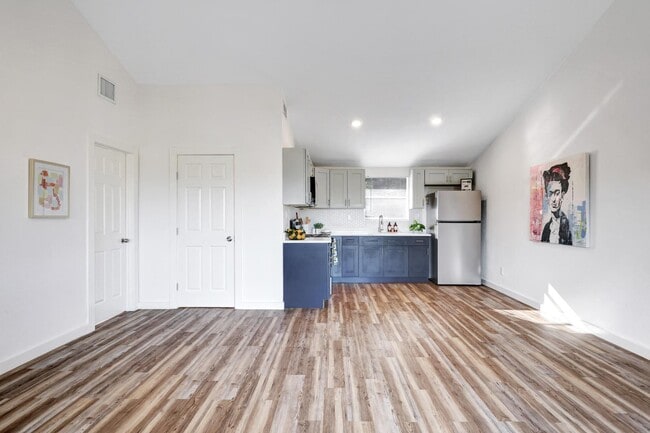 Foto del edificio - 1122 Oakridge Ln