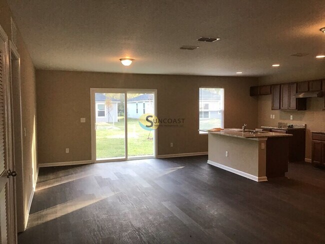 Building Photo - BEAUTIFUL 3/2 READY NOW!JUST FOR YOU!