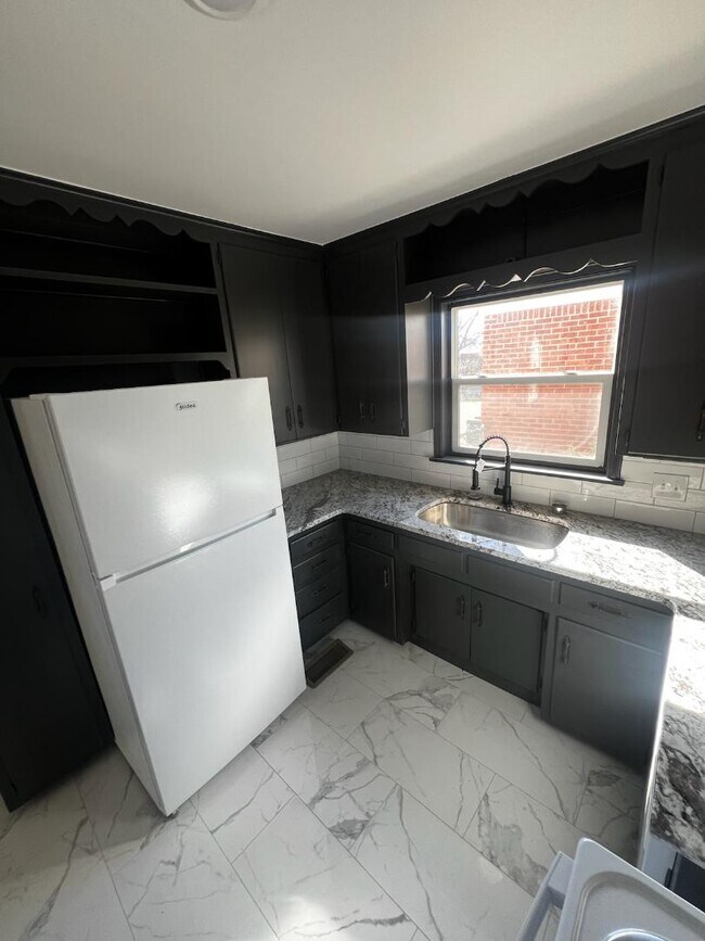 Foto del edificio - 4518 E 27th St