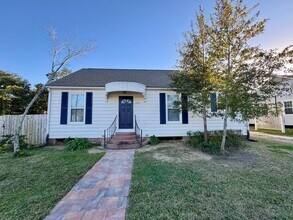 Building Photo - 1114 10th St