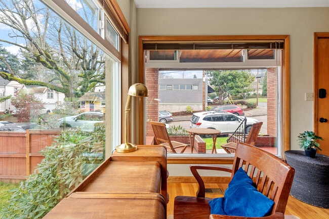 Photo - 11 NE 63rd Ave House