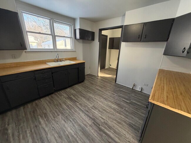 Building Photo - 1232 Freeman-