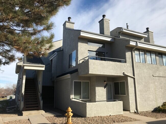 Building Photo - 1830 Newland Ct
