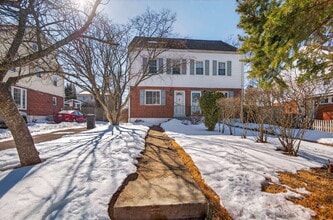 Building Photo - 2207 Sweetbriar Dr