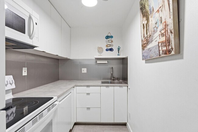 Foto del edificio - 3000 Riomar St