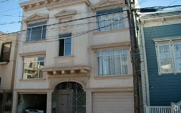 Building Photo - 235-239 Pixley St