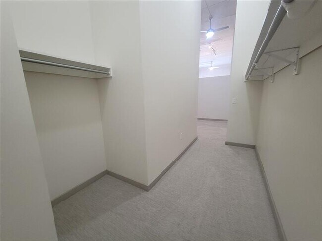 Walk-In Closet Cont. - ReNew Wichita