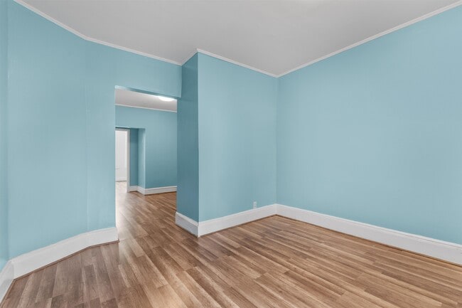 Building Photo - 122 Mallory Ave