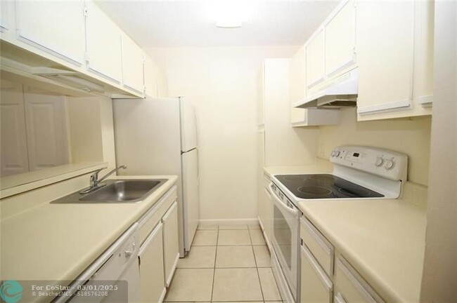 Foto del edificio - 4401 W McNab Rd