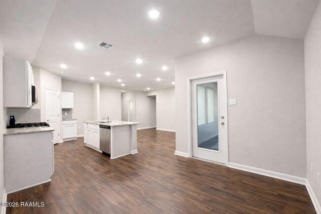 Building Photo - 234 Sidney Oaks Dr