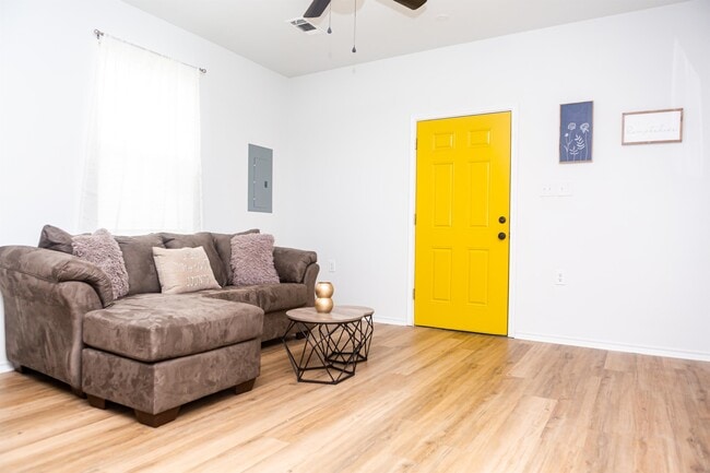 Photo - 1933 Industry St House