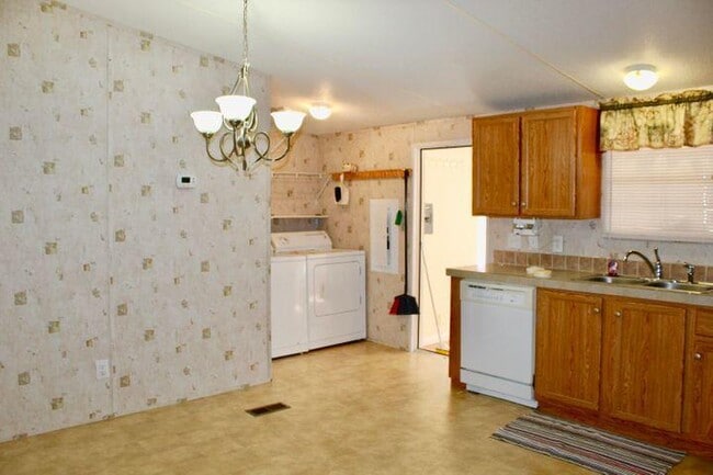 Building Photo - 3079 Cosson Cir