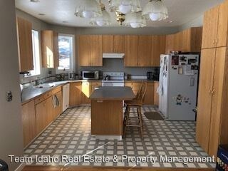 Foto del edificio - 1329 Flannigan Creek Rd