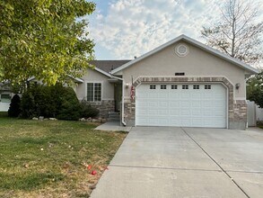 Building Photo - 10519 S Poplar Grv Dr
