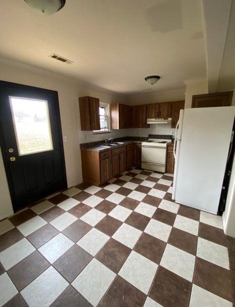 Building Photo - 105 Swan Dr