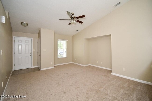 Foto del edificio - 6631 Hunters Creek Blvd